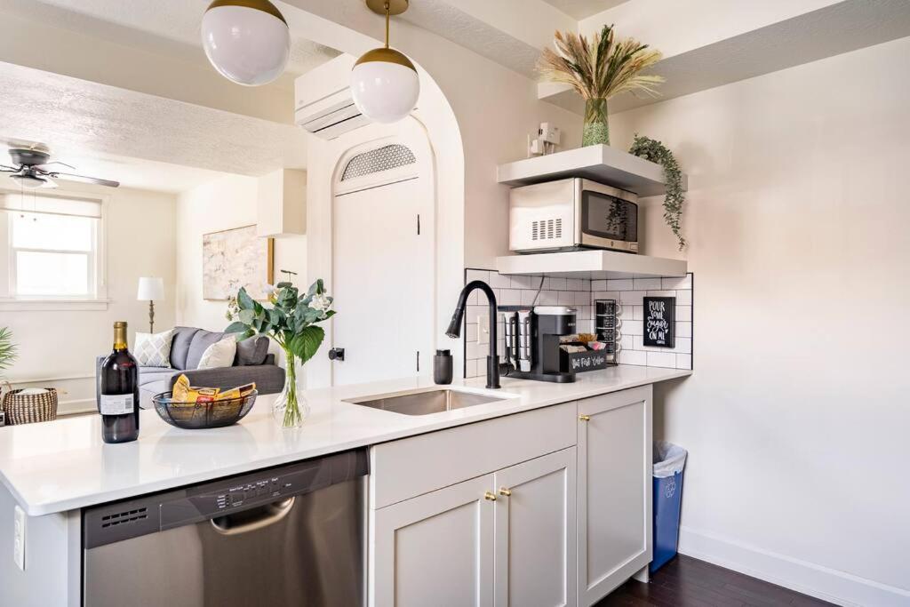 Lady Madonna Sage Flat Apartment ซอลต์เลคซิตี้ ภายนอก รูปภาพ